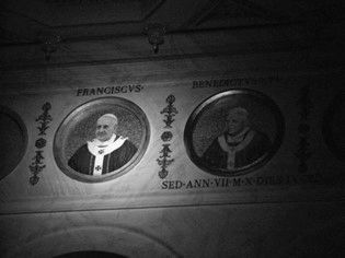 Aktuelle P�pste werden angestrahlt